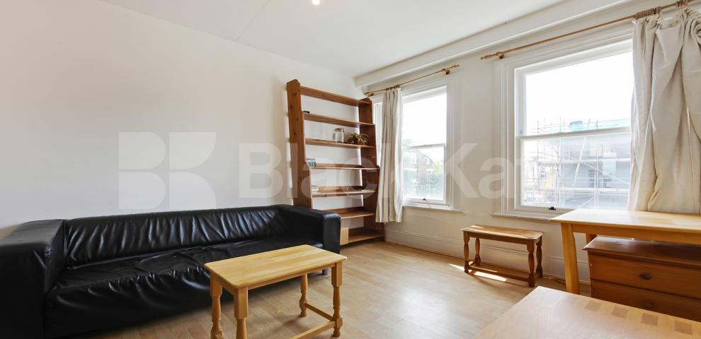 			LET , 4 Bedroom, 1 bath, 1 reception Apartment			 Trinity Road, Wandsworth Common / Balham